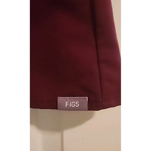 Figs Womens Scrubs Small Burgandy Top Front Pockets V-Neck - Picture 3 of 8